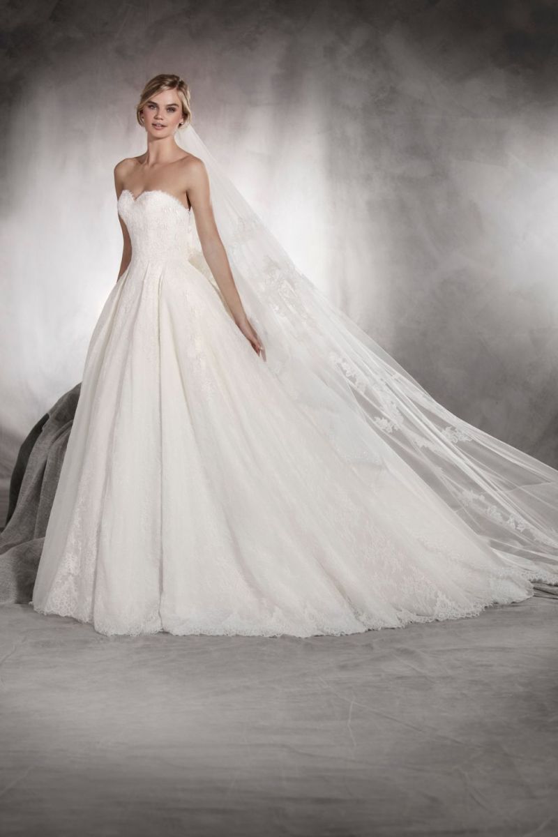 WEDDING DRESS STYLES & THE SHAPES THEY FIT